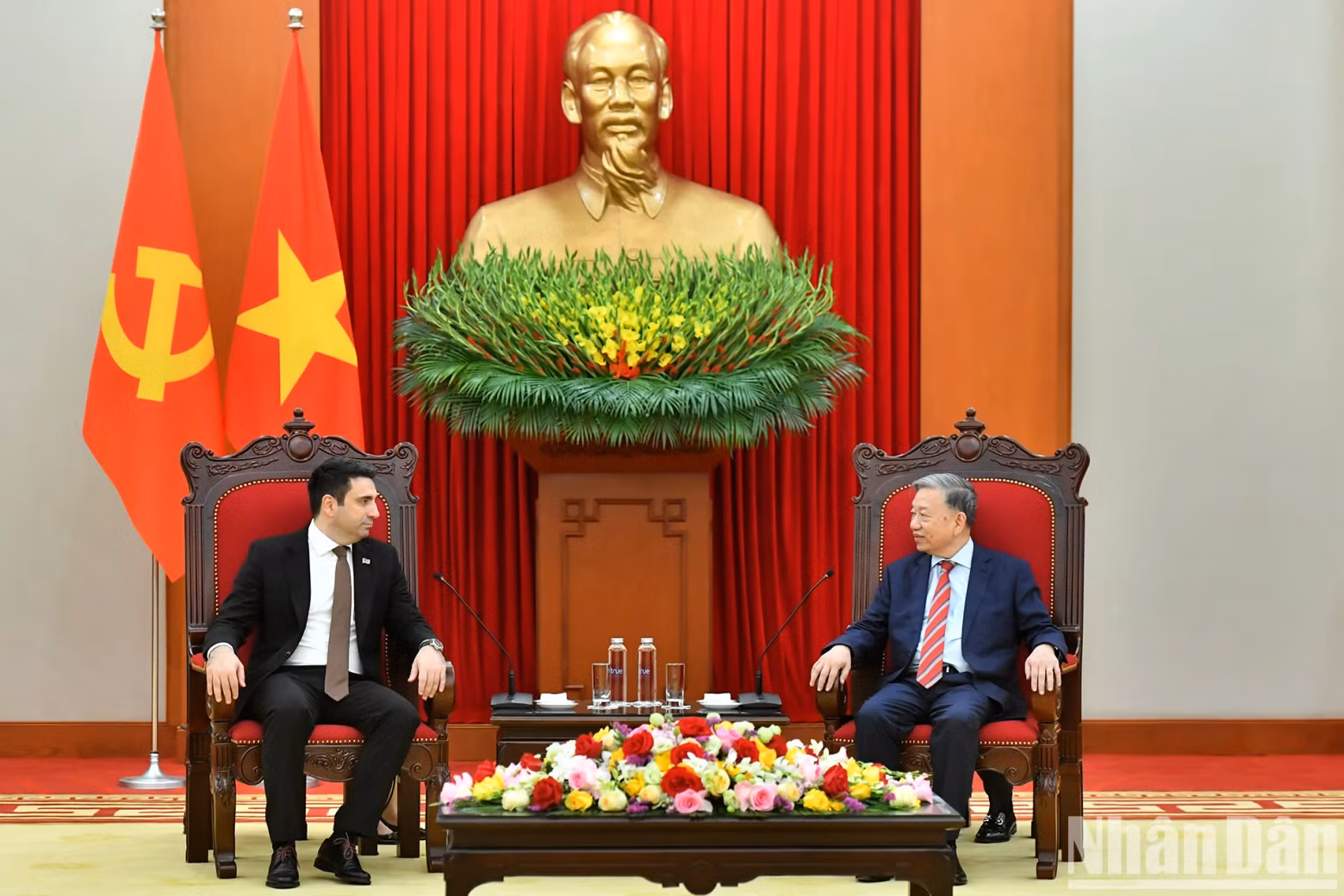 越共中央总书记苏林会见亚美尼亚共和国议会议长阿伦·西蒙扬。
