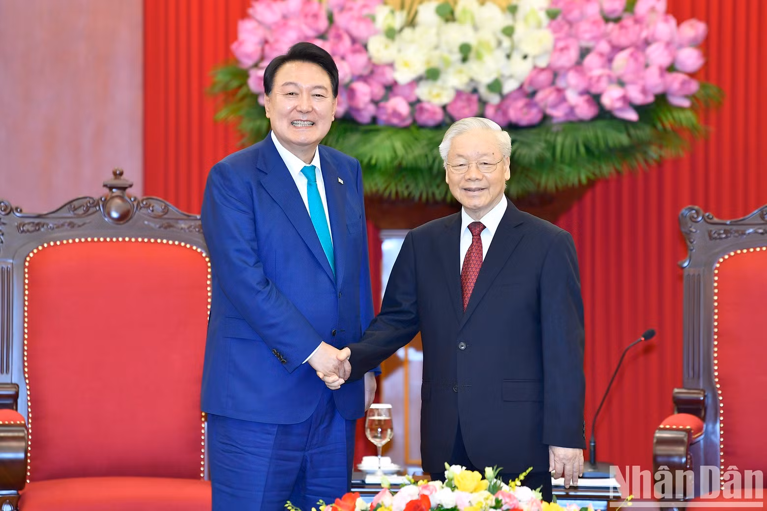 越共中央总书记阮富仲会见韩国总统尹锡悦。