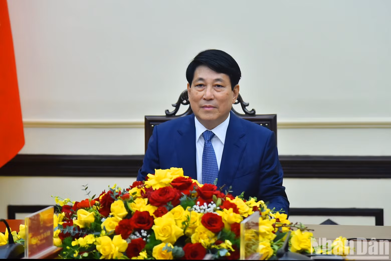 越南国家主席梁强与老挝人民革命党总书记、国家主席通伦·西苏里举行视频会谈。