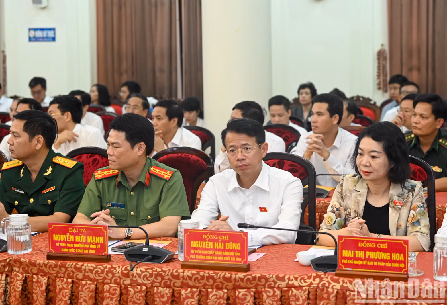 与会代表。