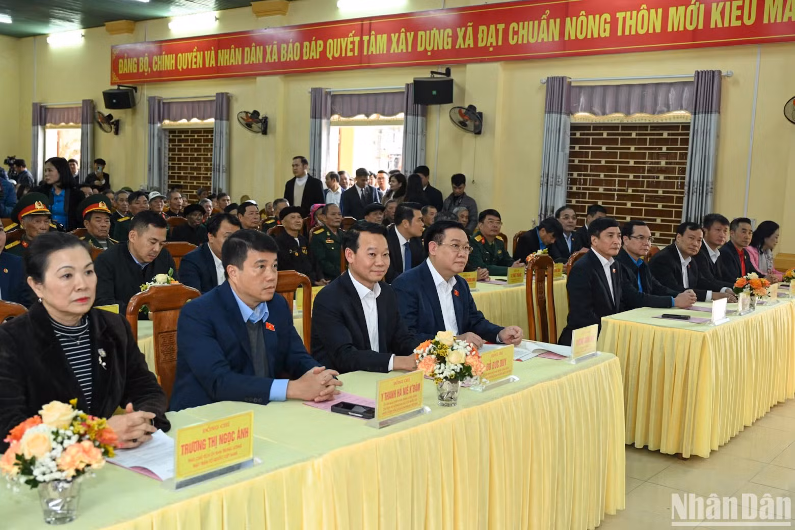 国会主席王廷惠和中央工作组和安沛省领导一同参加。