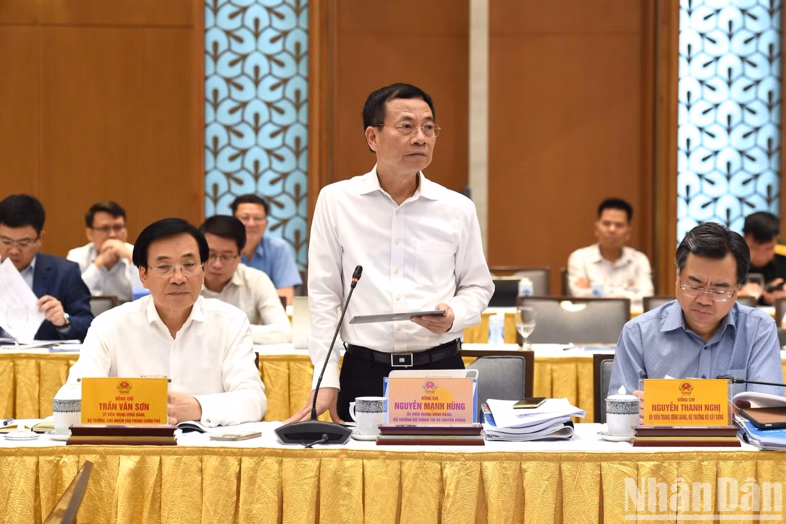 通信传媒部部长阮孟雄在会上发表讲话。
