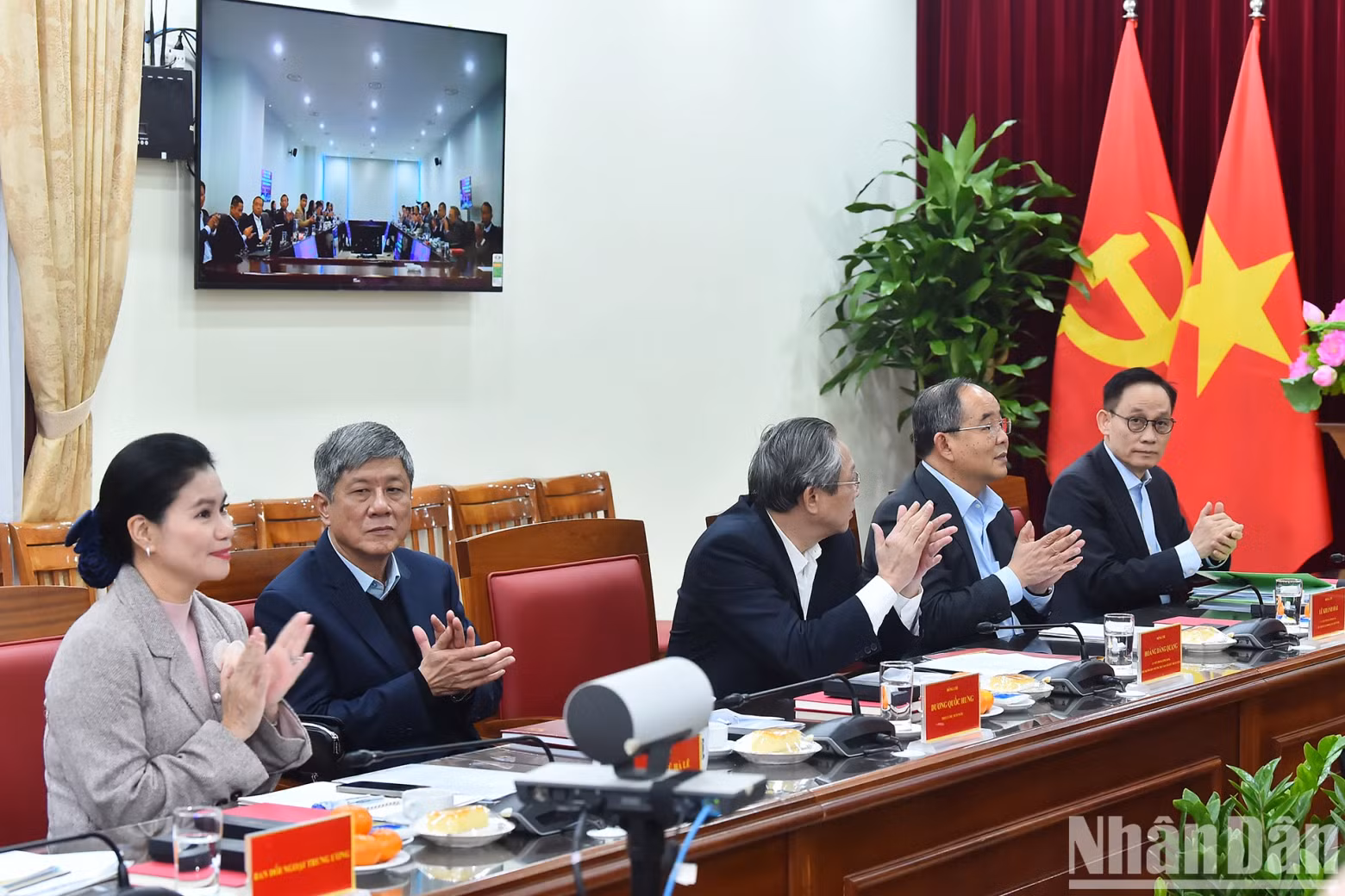 与会代表。