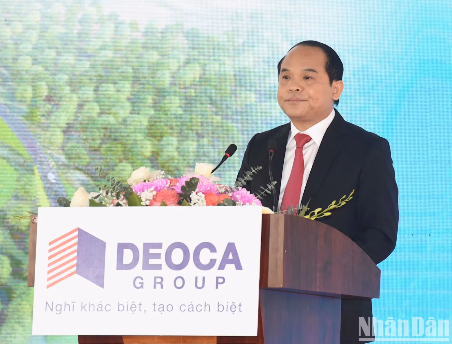 越共中央委员、谅山省委书记阮国团在仪式上发表讲话。
