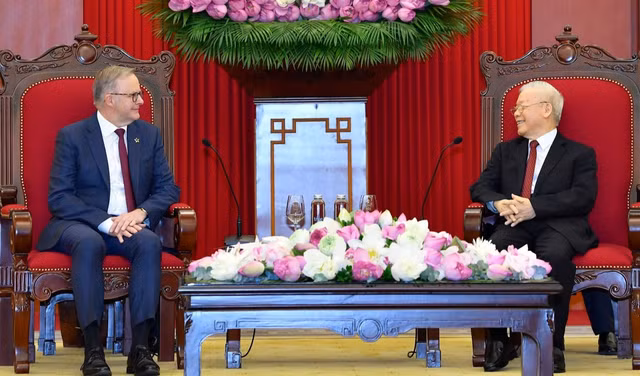 阮富仲总书记对澳大利亚总理恰逢越澳建交50周年(1973-2023)之际访问越南表示欢迎。 阮富仲总书记对澳大利亚总理恰逢越澳建交50周年(1973-2023)之际访问越南表示欢迎。