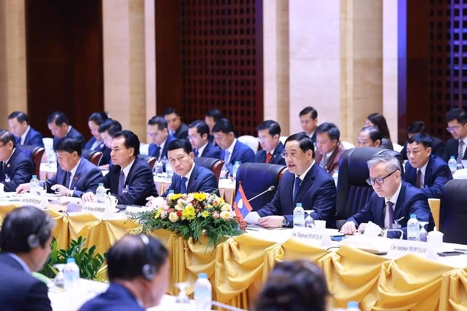 越南与老挝政府间双边合作委员会第47次会议在老挝首都万象举行。