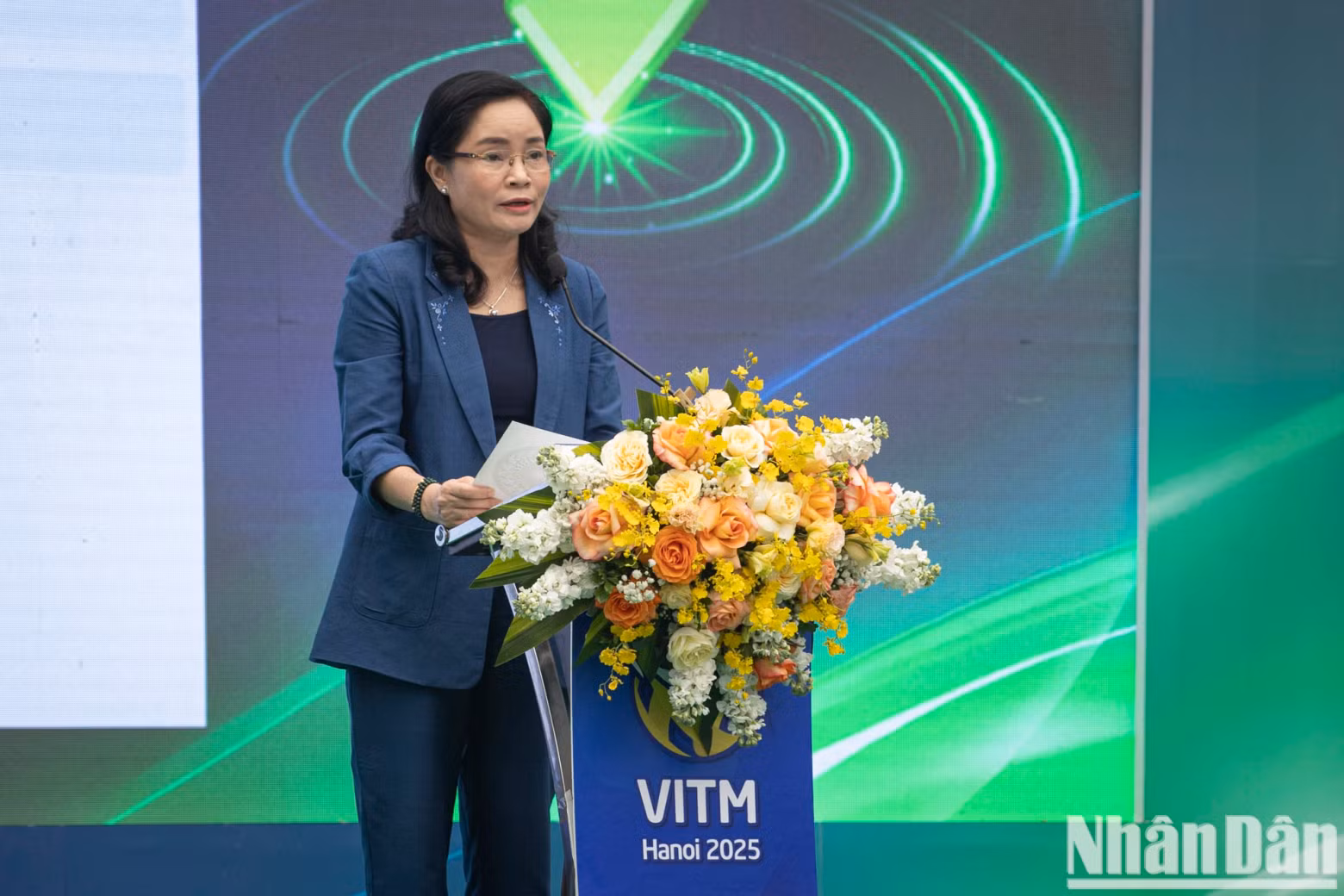 越南文化体育旅游部副部长郑氏水在开幕仪式上发表讲话。 越南文化体育旅游部副部长郑氏水在开幕仪式上发表讲话。