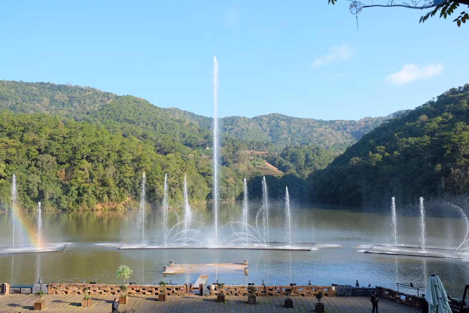 普洱市茶马古道文化旅游景区中的定波湖美景。