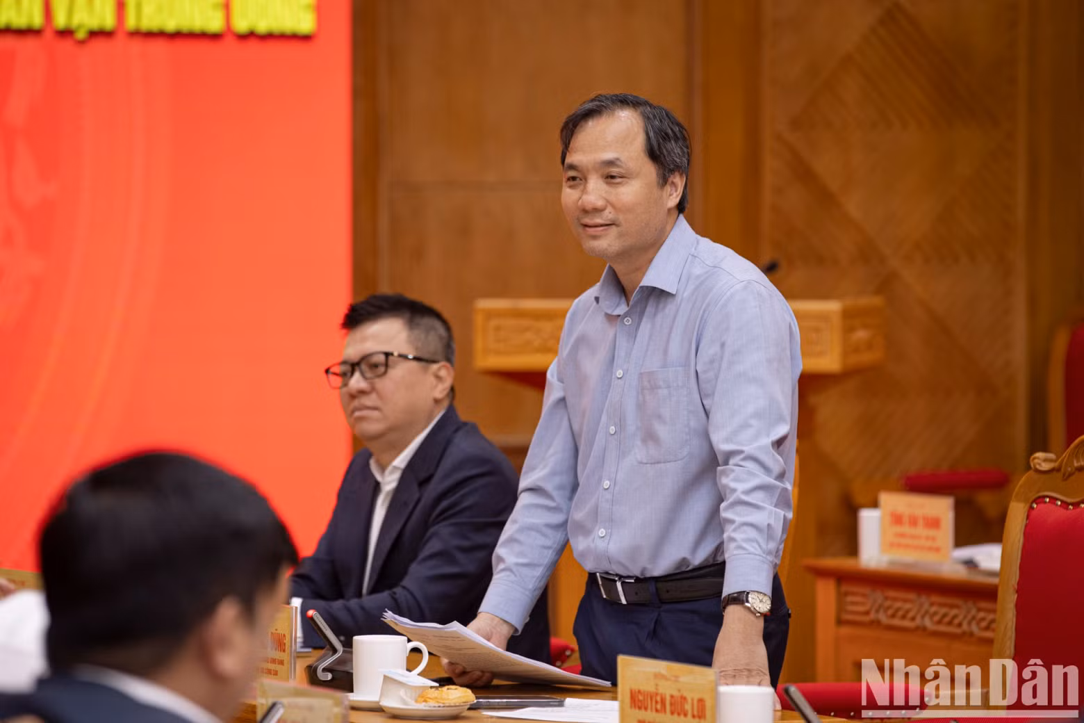 越共中央委员、《共产杂志》总编辑黄忠勇在会上致辞。