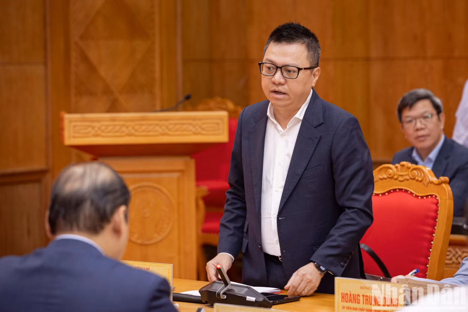 越共中央委员、《人民报》社总编辑、中央宣教与民运部副部长、越南新闻工作者协会主席黎国明在会上致辞。