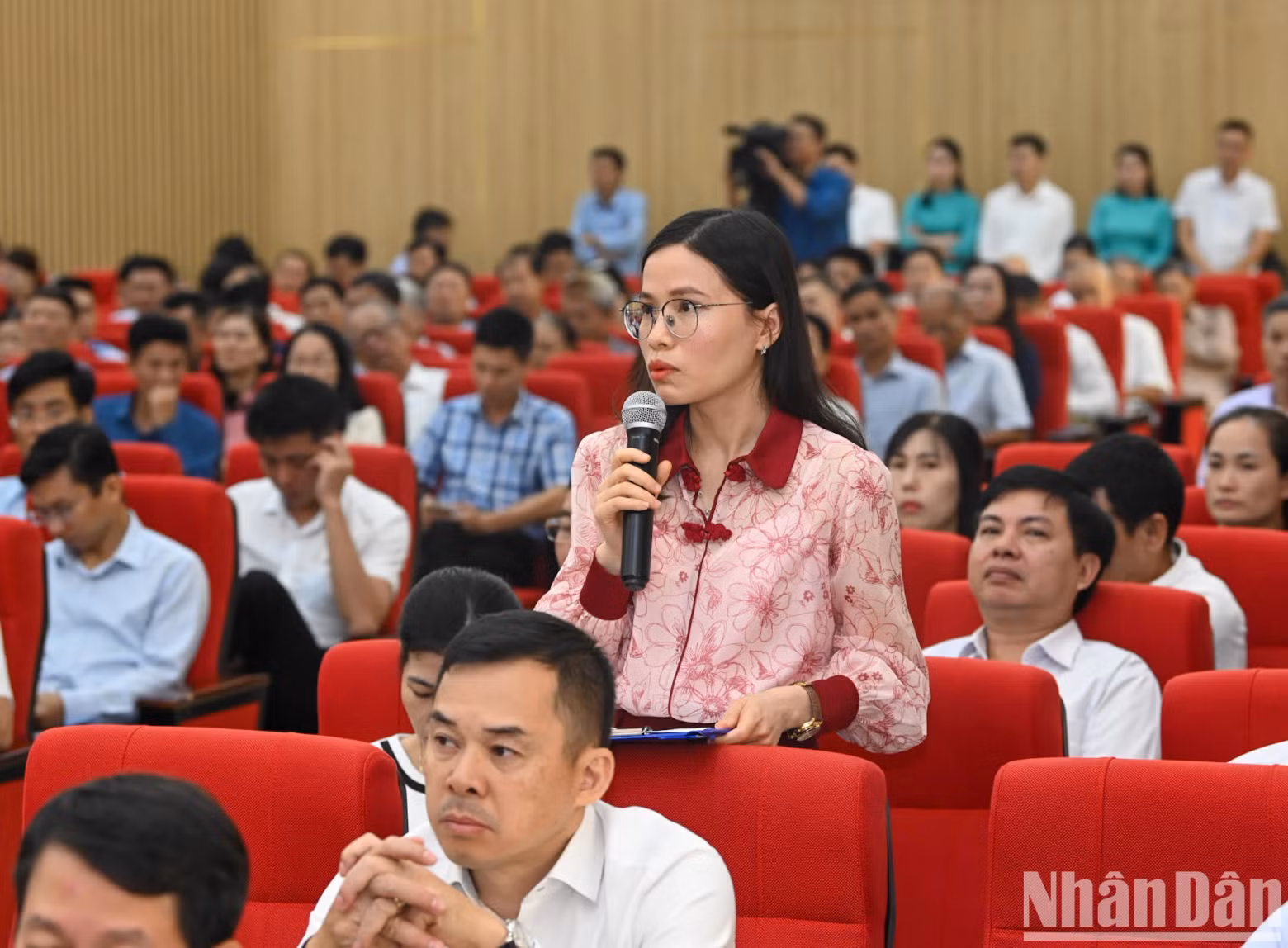选民阮氏好对《网络安全法》发表评论。 选民阮氏好对《网络安全法》发表评论。