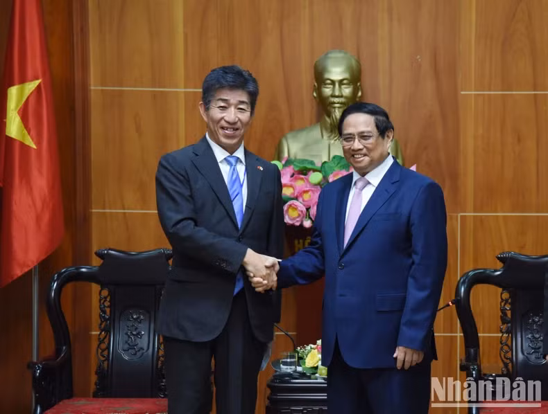 政府总理范明正会见永旺梦乐城（越南）公司总经理中川哲之。