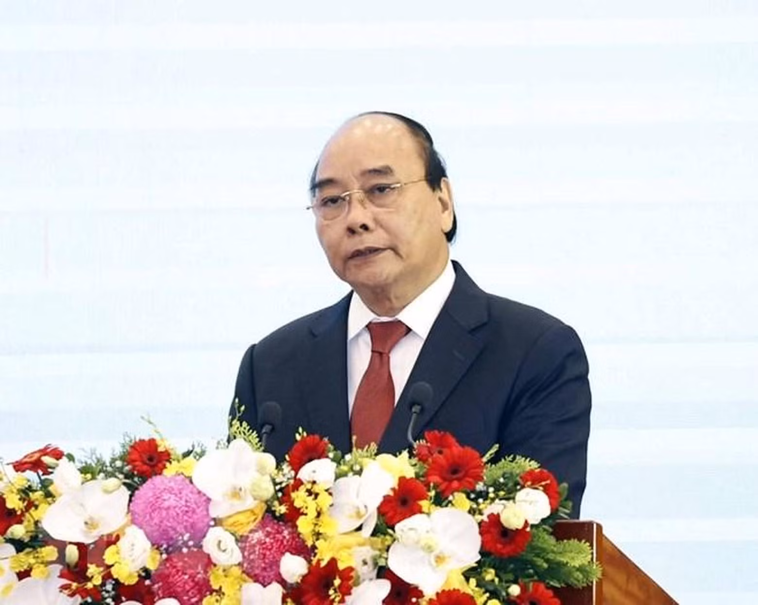 国家主席阮春福在会上发表讲话。