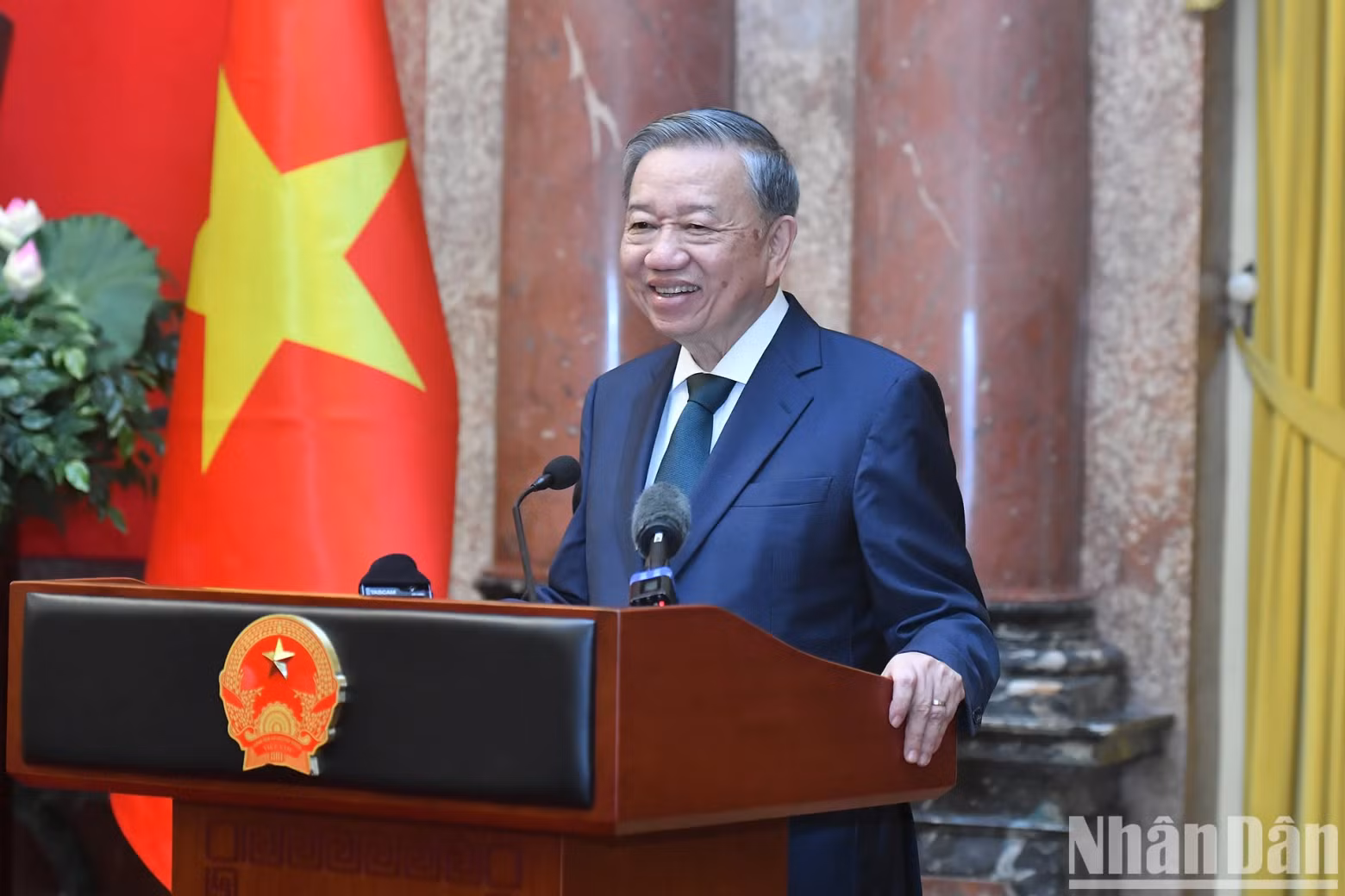 苏林总书记、国家主席在会上发表讲话。