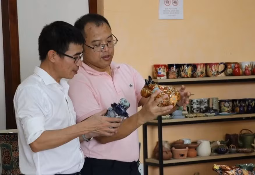 边和陶瓷产品颇受陶器爱好者的青睐。