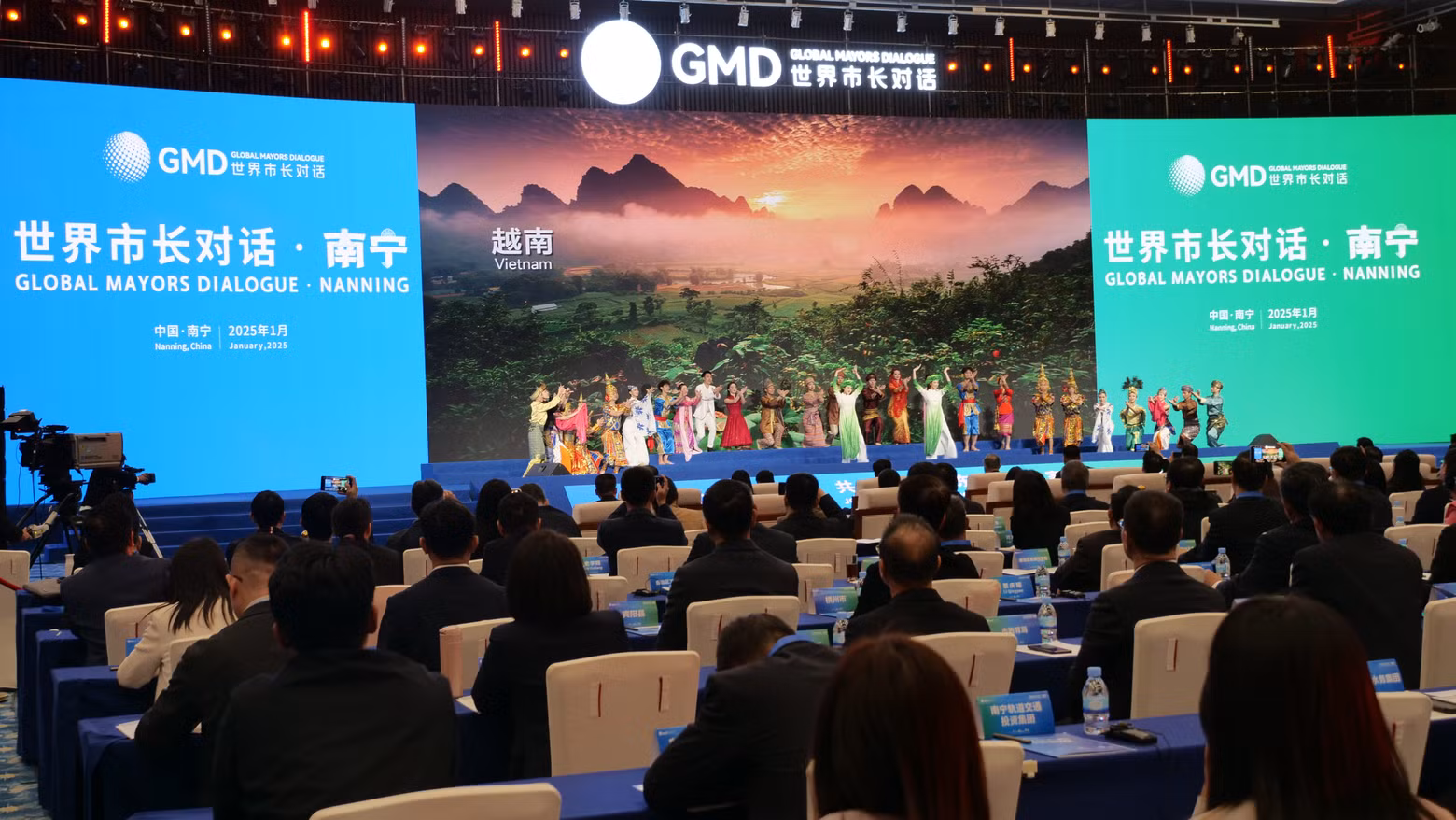 活动上，有关越南等东盟国家的文艺表演节目。
