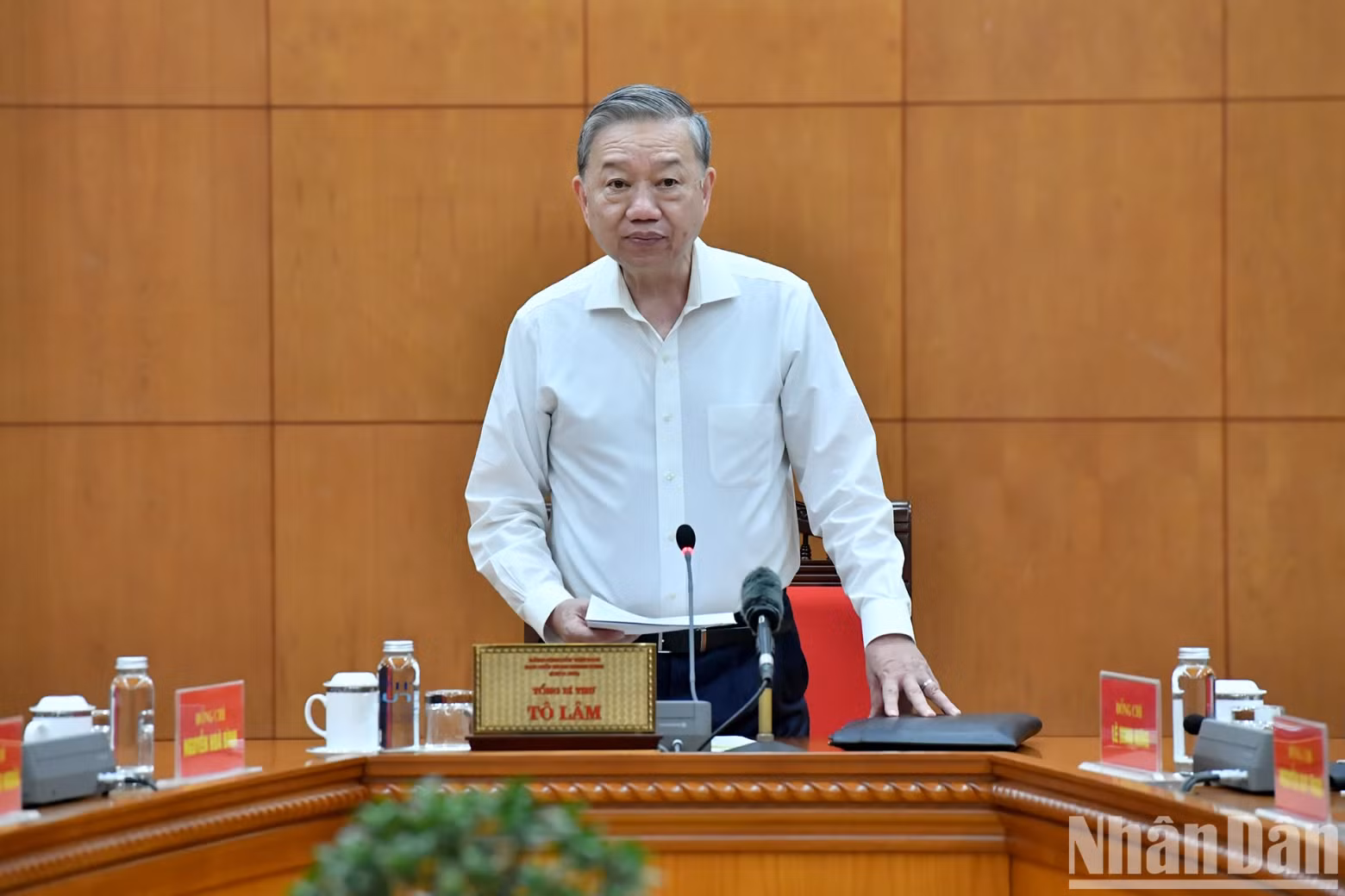 苏林总书记致开幕词。