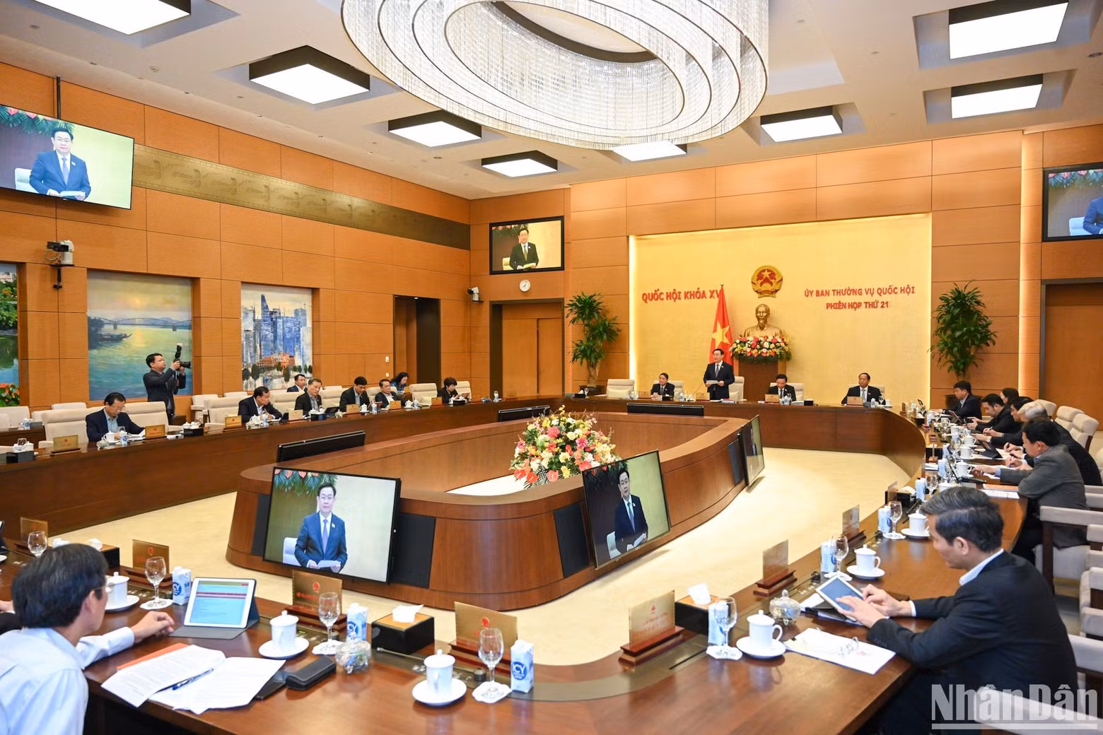 越南国会常务委员会第21次会议开幕式场景。