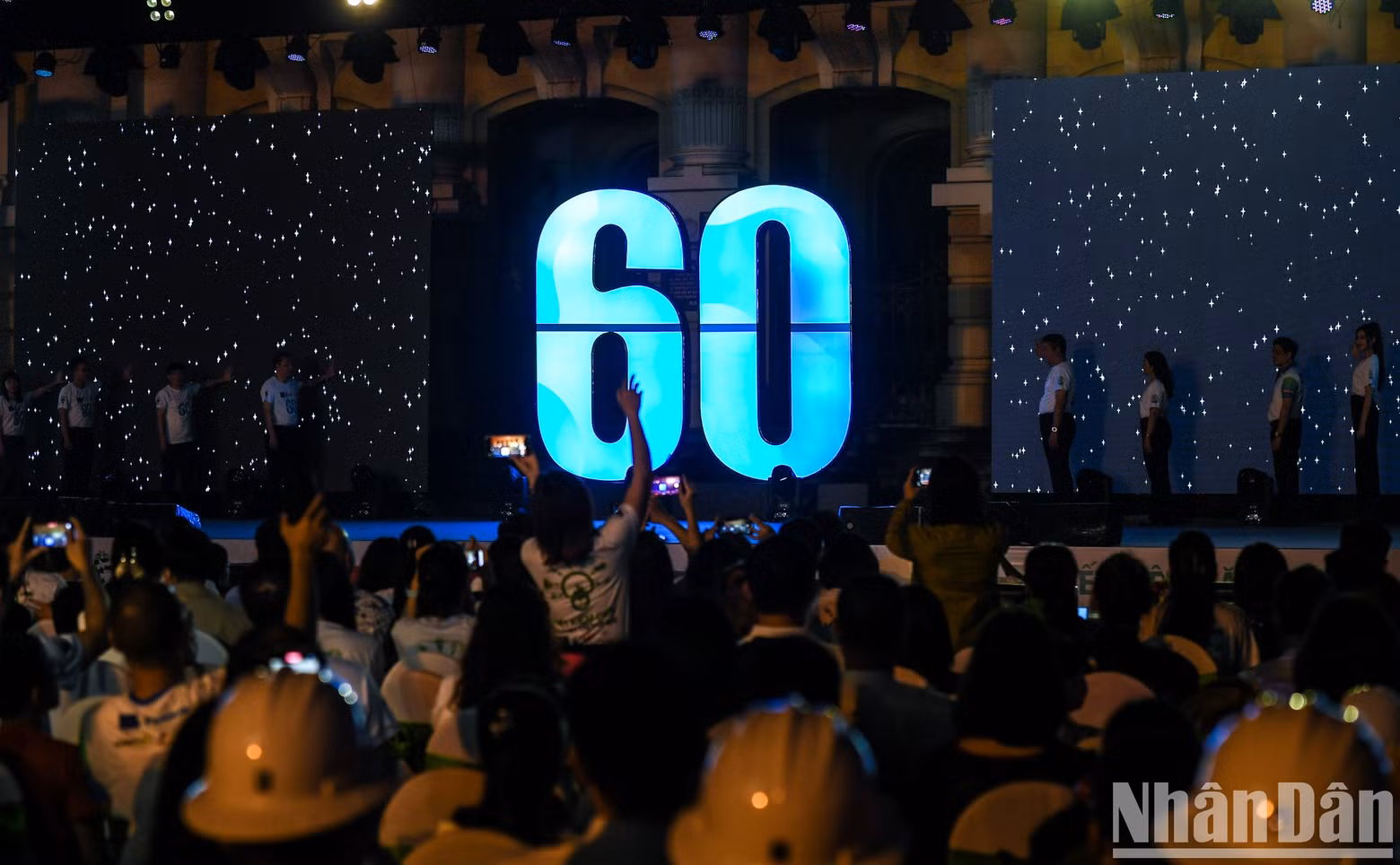 河内市民积极响应2023年“地球一小时”活动【组图】 ảnh 5 河内市民积极响应2023年“地球一小时”活动【组图】 ảnh 5