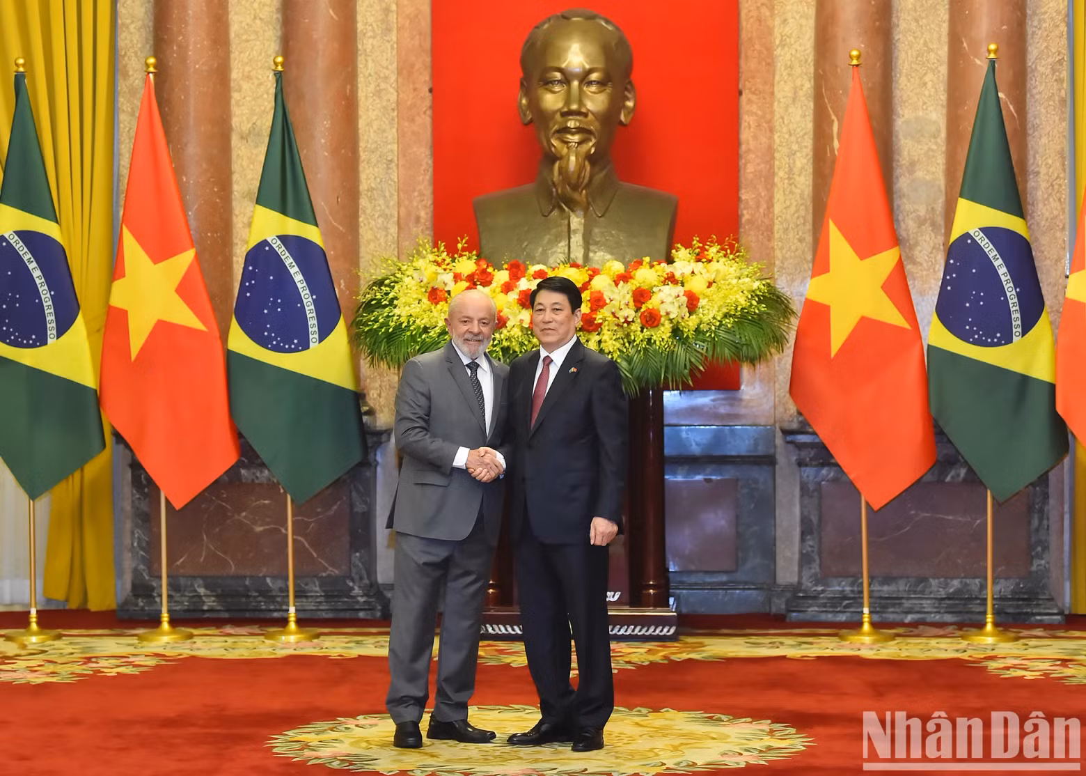 越南国家主席梁强与巴西总统卢拉·达席尔瓦。 越南国家主席梁强与巴西总统卢拉·达席尔瓦。