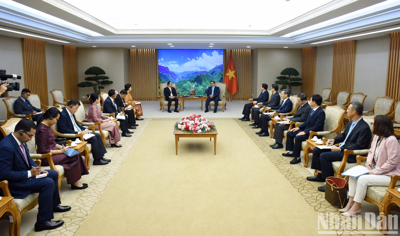 会见场景。