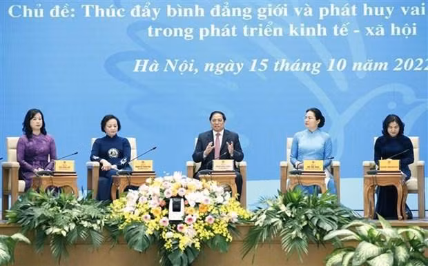 越南政府总理范明正主持政府总理与妇女对话会。 越南政府总理范明正主持政府总理与妇女对话会。