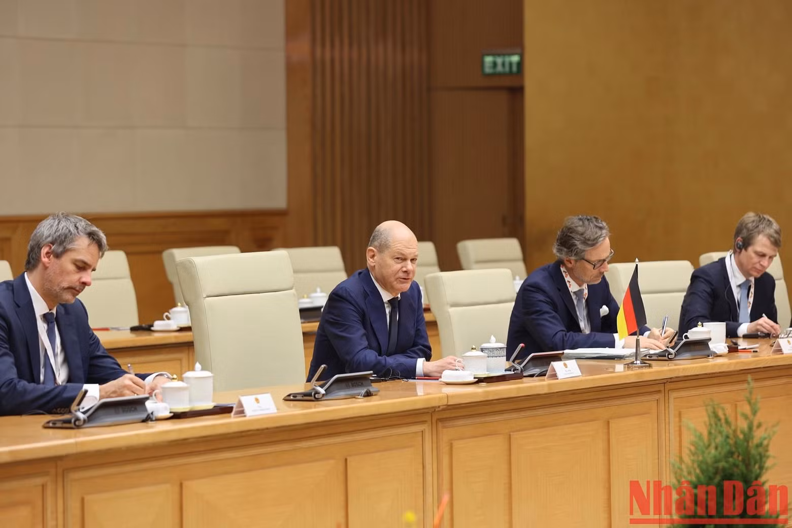 德国总理奥拉夫·朔尔茨在会谈中发表讲话。
