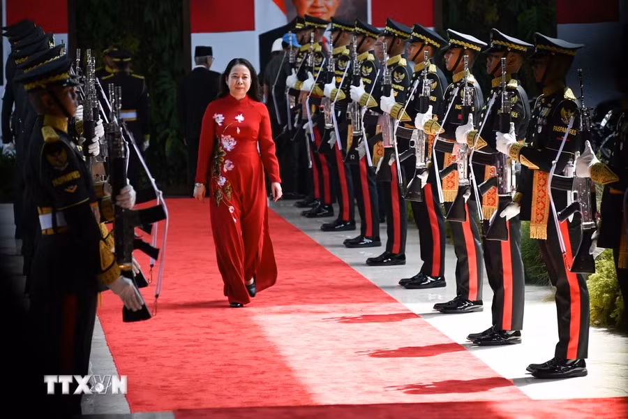 越南国家副主席武氏映春出席印尼总统就职典礼。 越南国家副主席武氏映春出席印尼总统就职典礼。