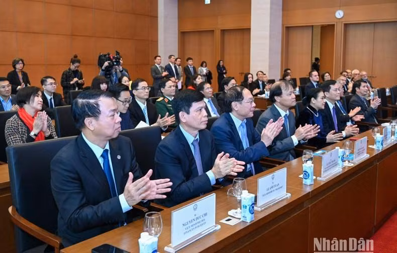 与会代表。