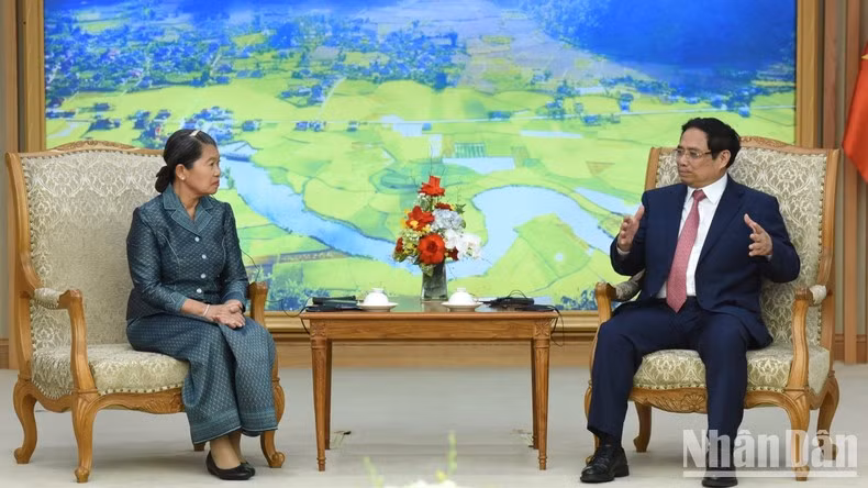 越南政府总理范明正会见柬埔寨副首相、议会联络与监察部大臣梅森安。