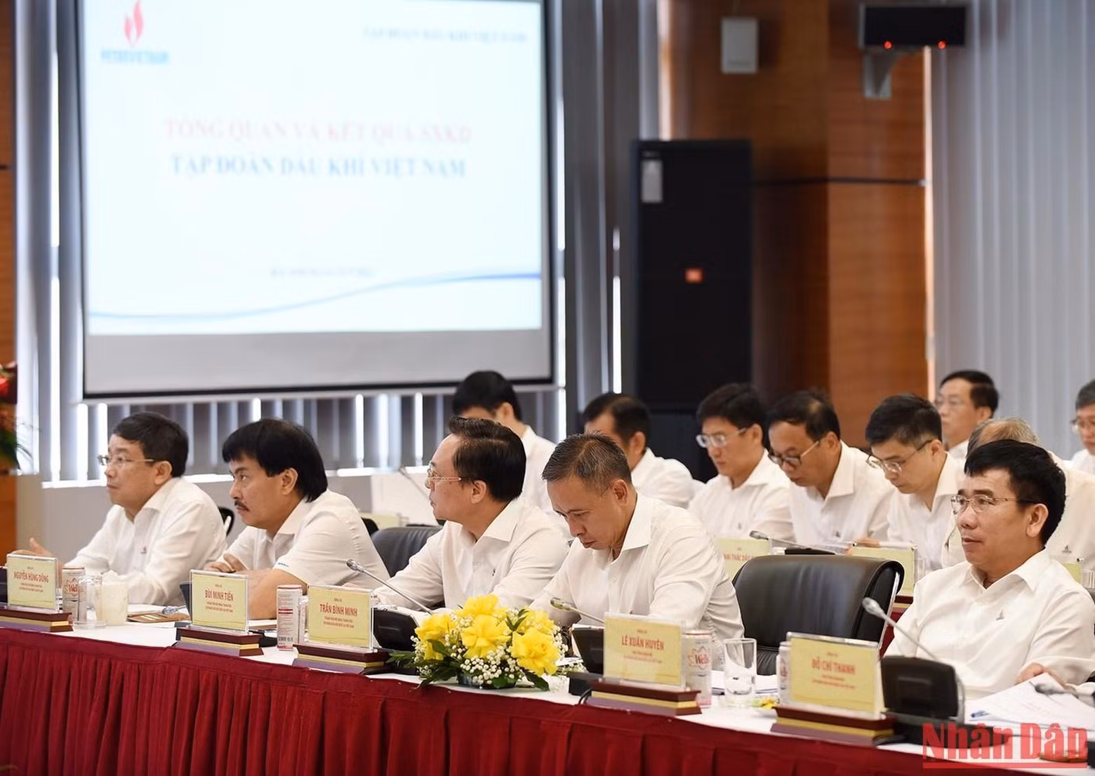 与会代表。