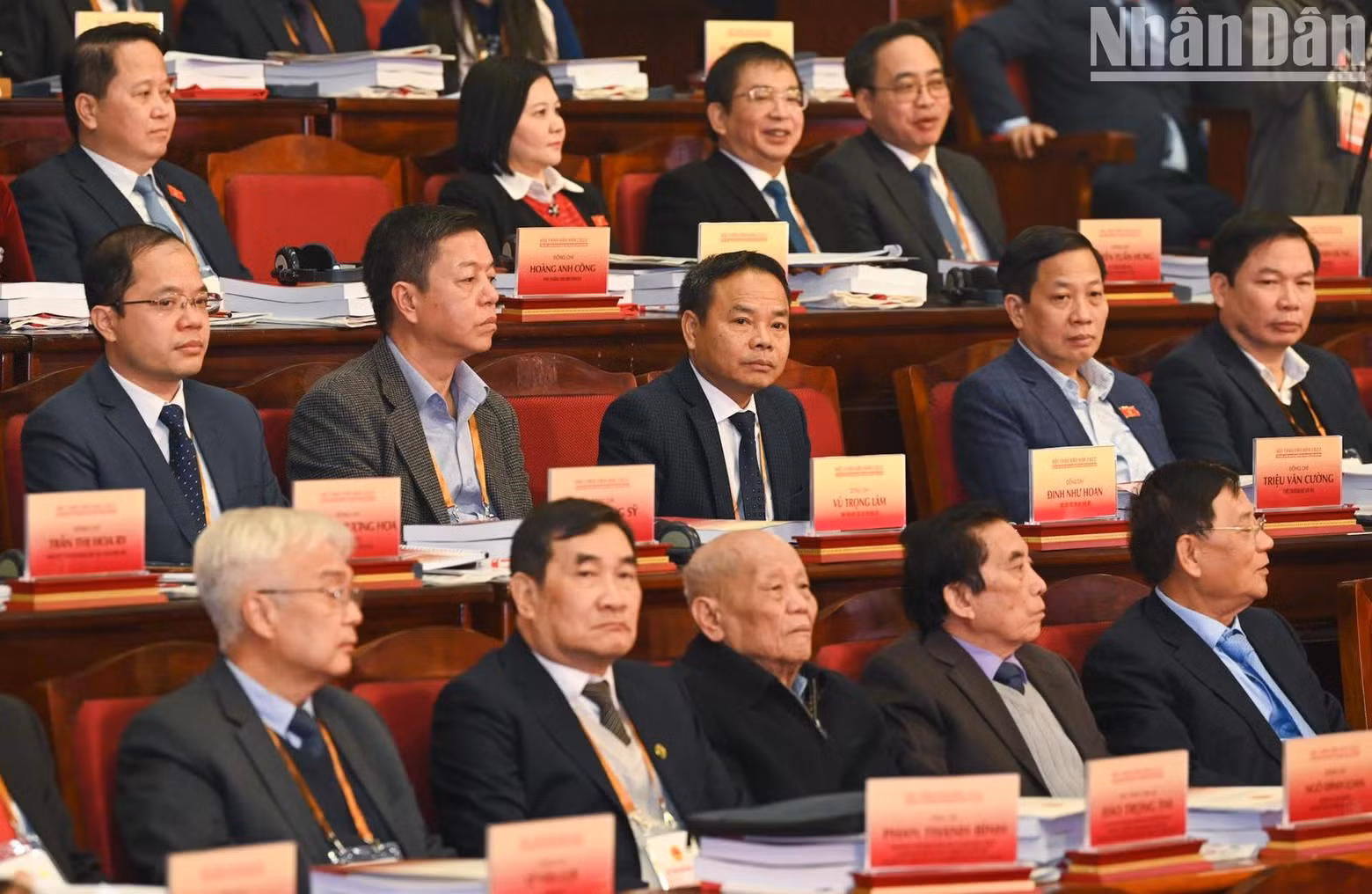 与会代表。 与会代表。