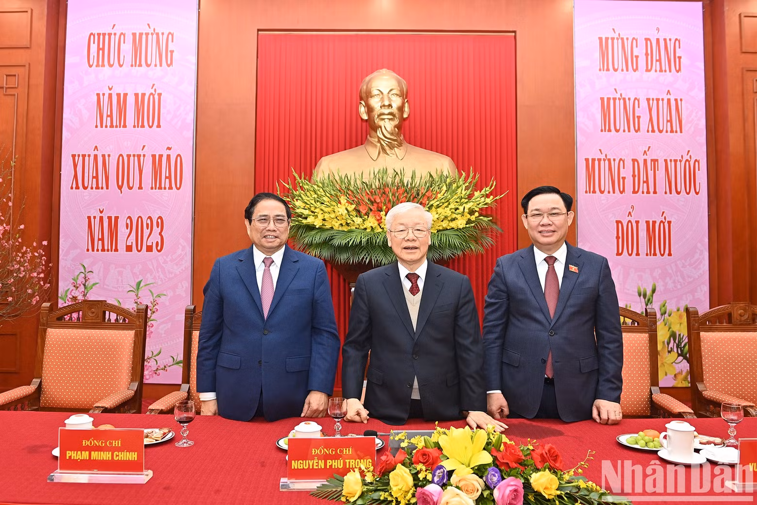 越共中央总书记阮富仲，越南政府总理范明正，越南国会主席王廷惠出席活动。（登科 摄）