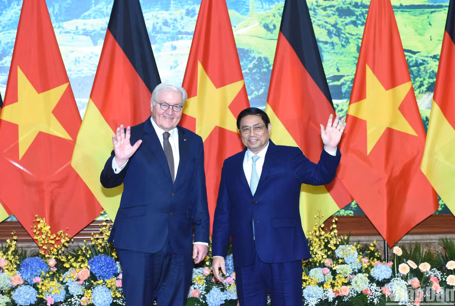 越南政府总理范明正和德国总统施泰因迈尔。