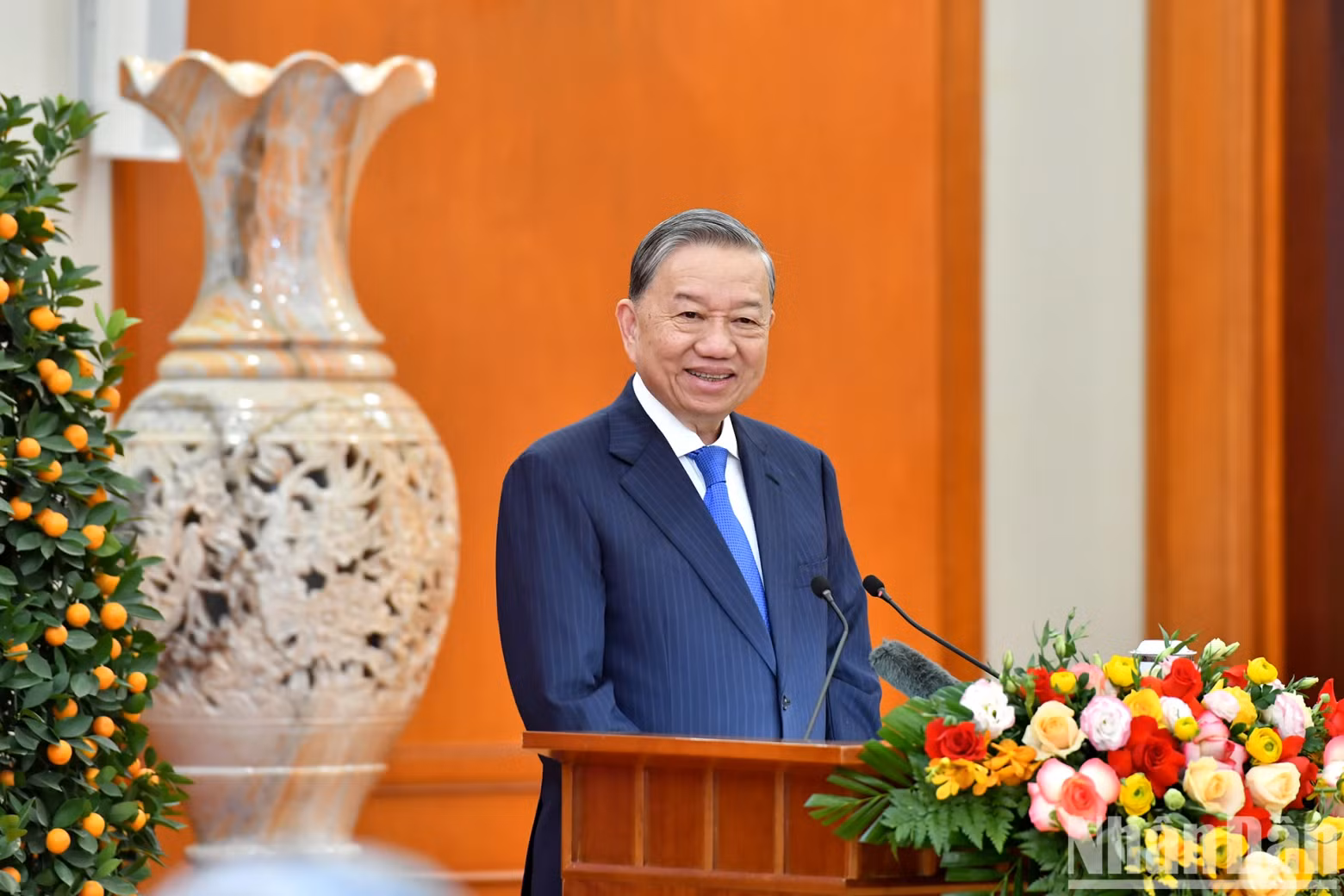苏林总书记发表讲话。