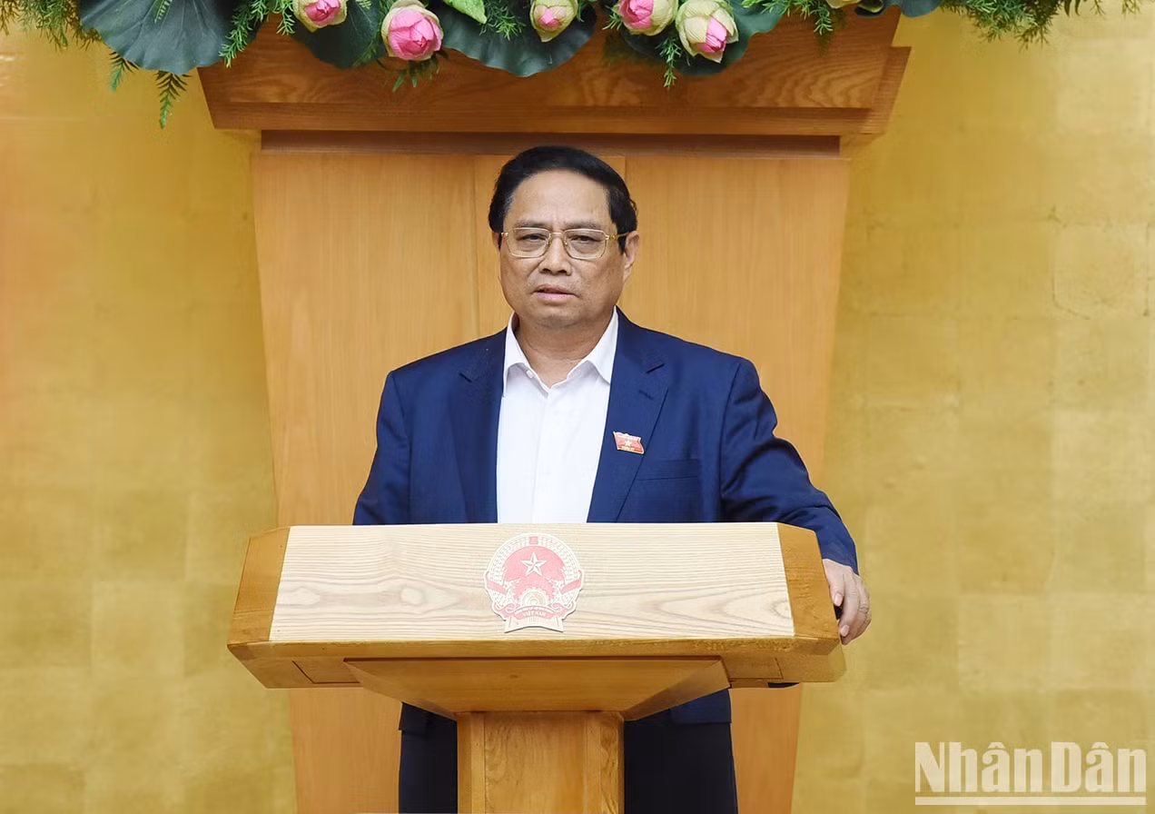范明正总理主持会议。