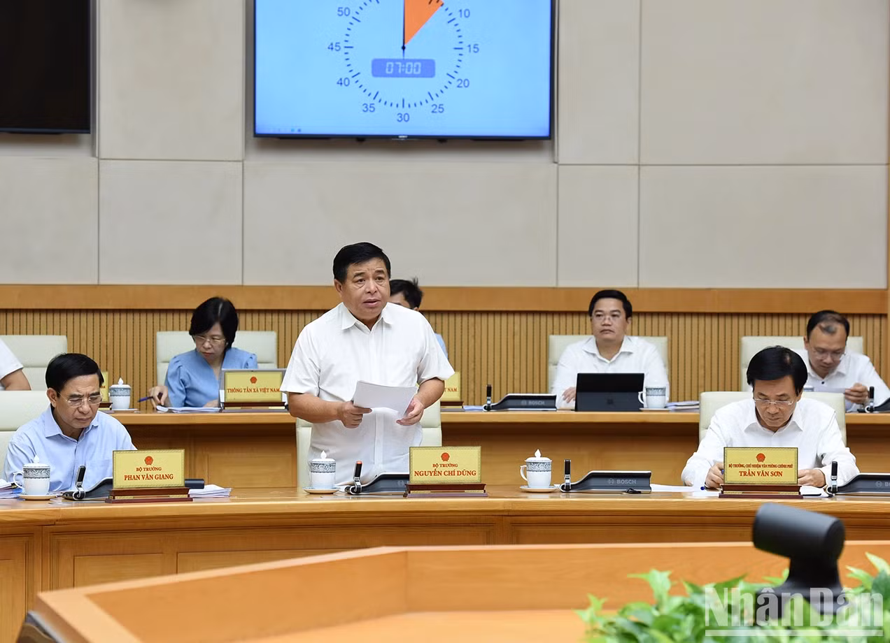 计划与投资部部长阮志勇主持会议。