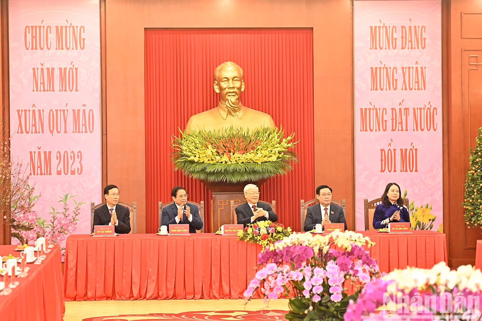 越共中央总书记阮富仲和党、国家领导出席拜年活动。（登科 摄）