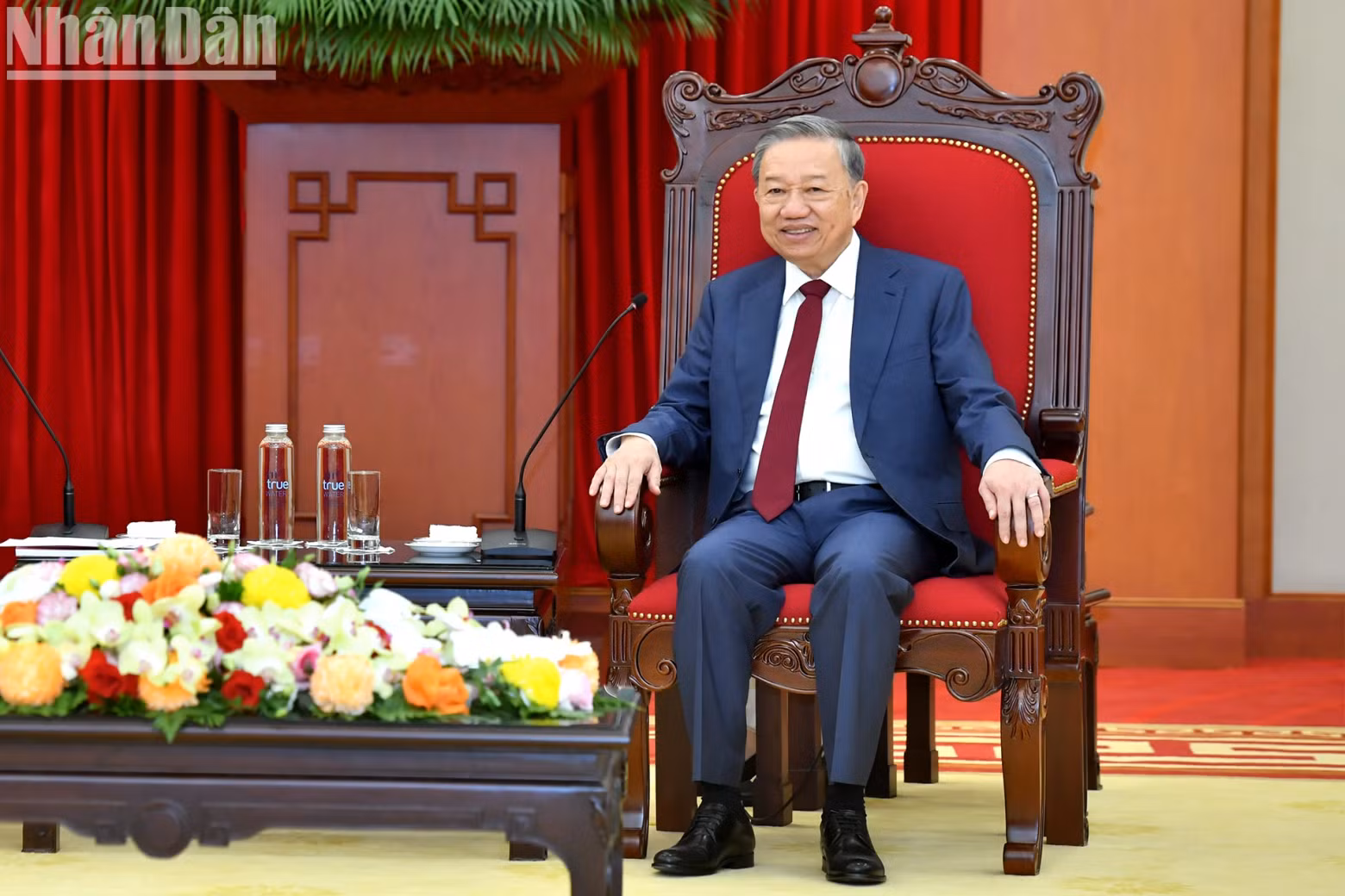 苏林总书记发表讲话。