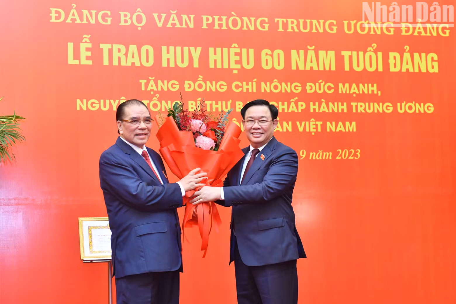 越南国会主席王廷惠向原越共中央总书记农德孟表示祝贺。