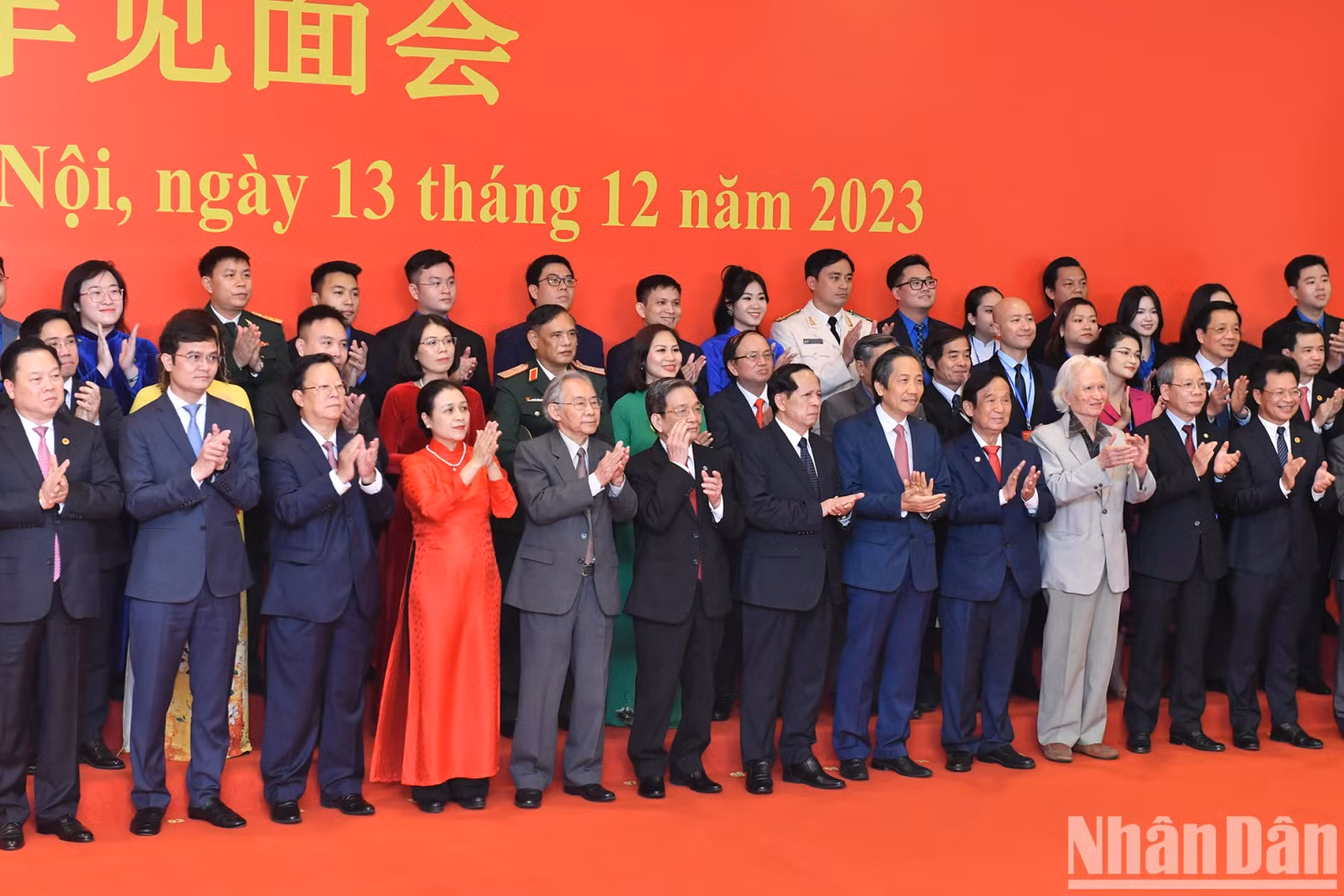 越中友好人士及青年代表。