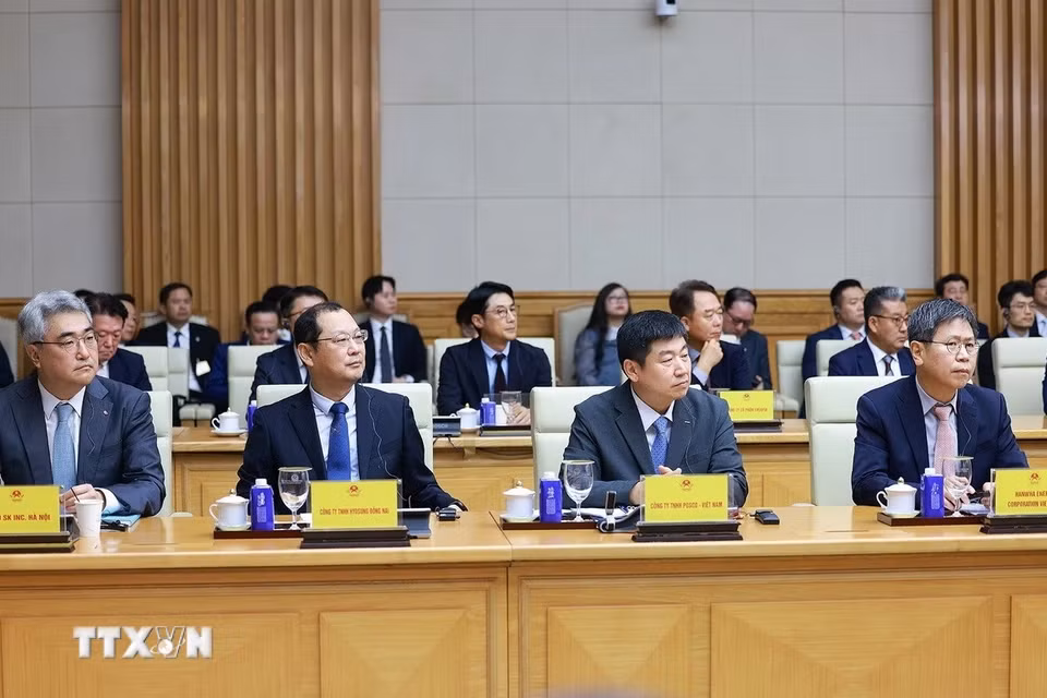 韩国企业代表出席座谈会。