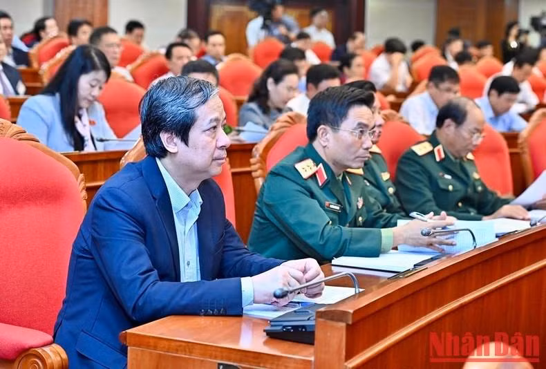 与会代表。