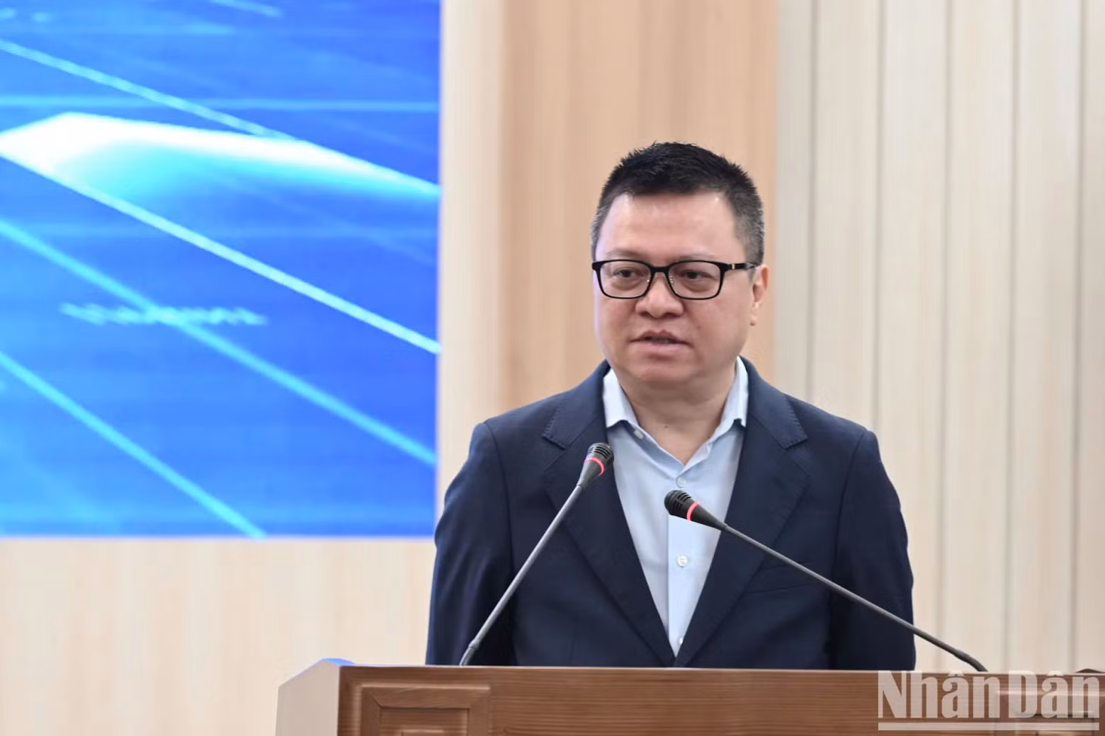 《人民报》社总编辑黎国明发表讲话。 《人民报》社总编辑黎国明发表讲话。