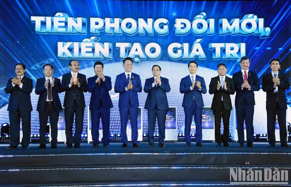 范明正总理和各位代表。