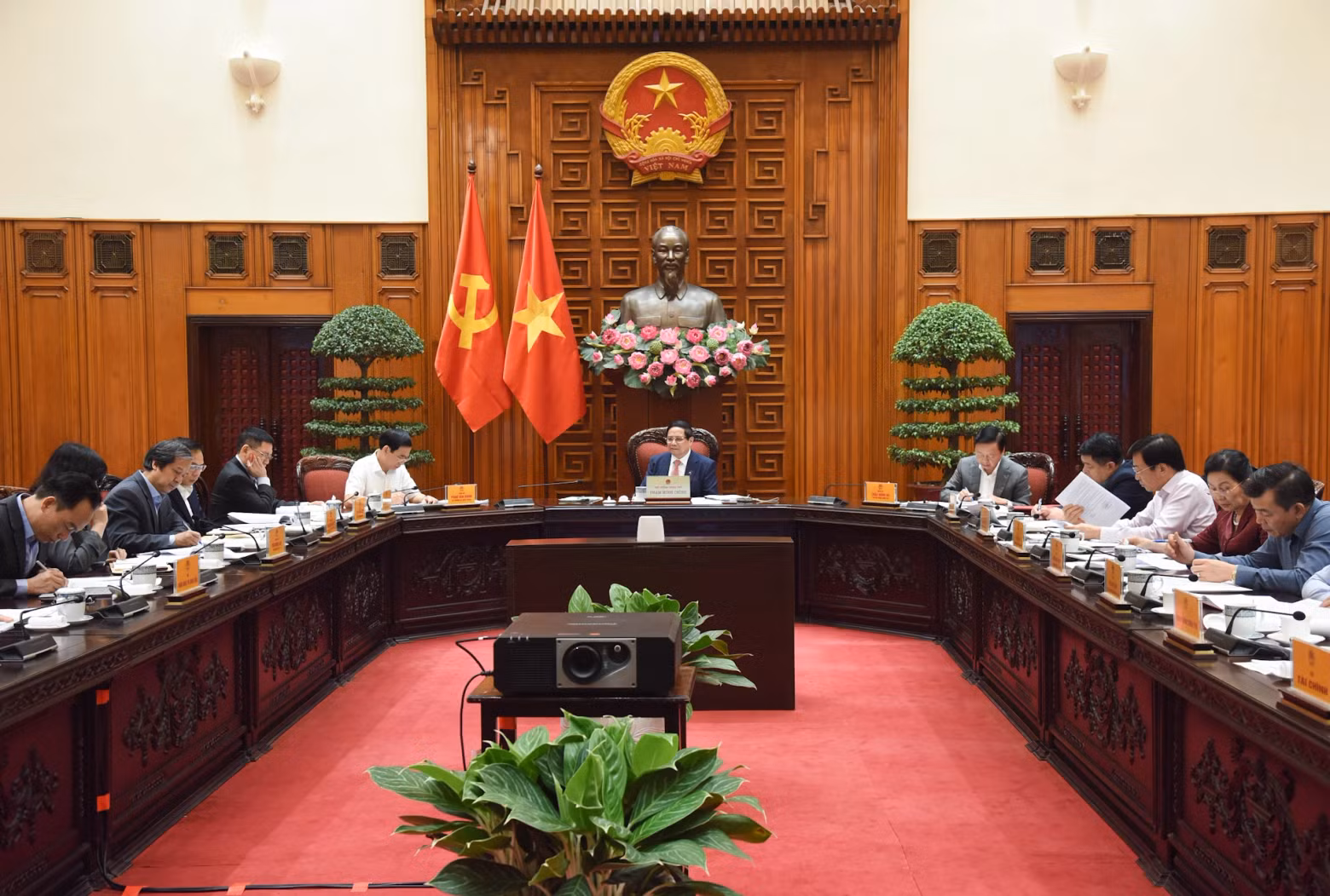 越南政府总理范明正同教育培训部和卫生部举行会议【组图】 ảnh 2