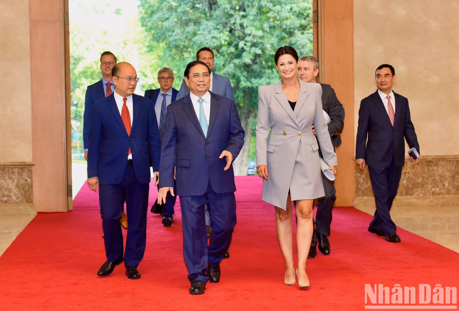 越南政府总理范明正和比利时参议院议长斯蒂芬妮·德霍斯。