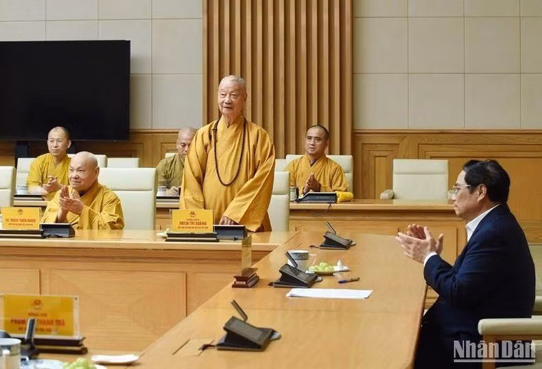 越南佛教协会证明理事会法主释智广长老和尚发言。