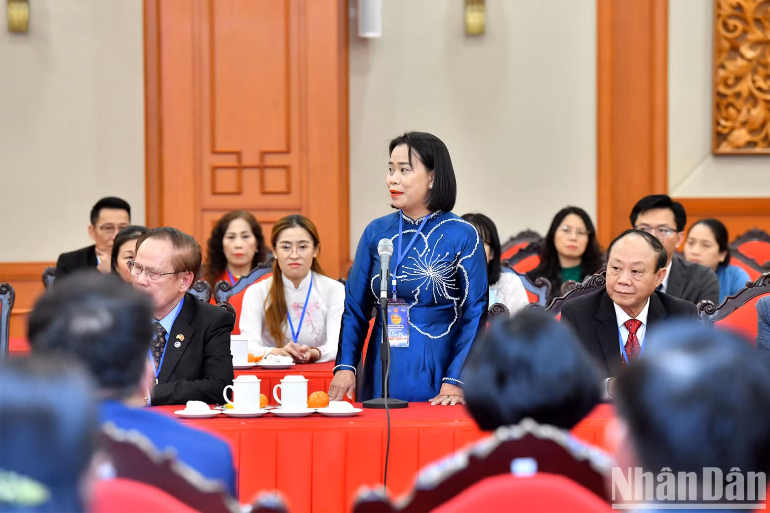 侨胞代表发表讲话。