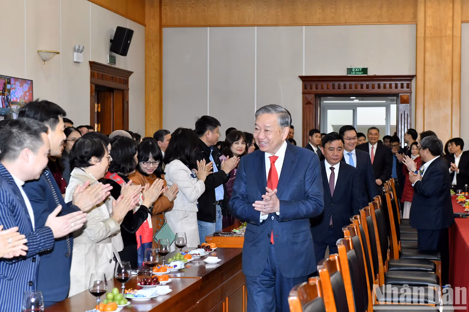 苏林总书记出席见面会。